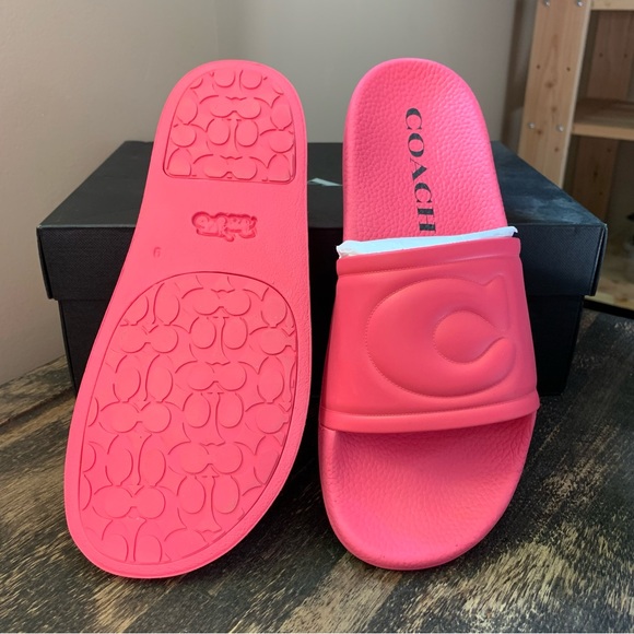 Pink coach rubber slides - Picture 3 of 4